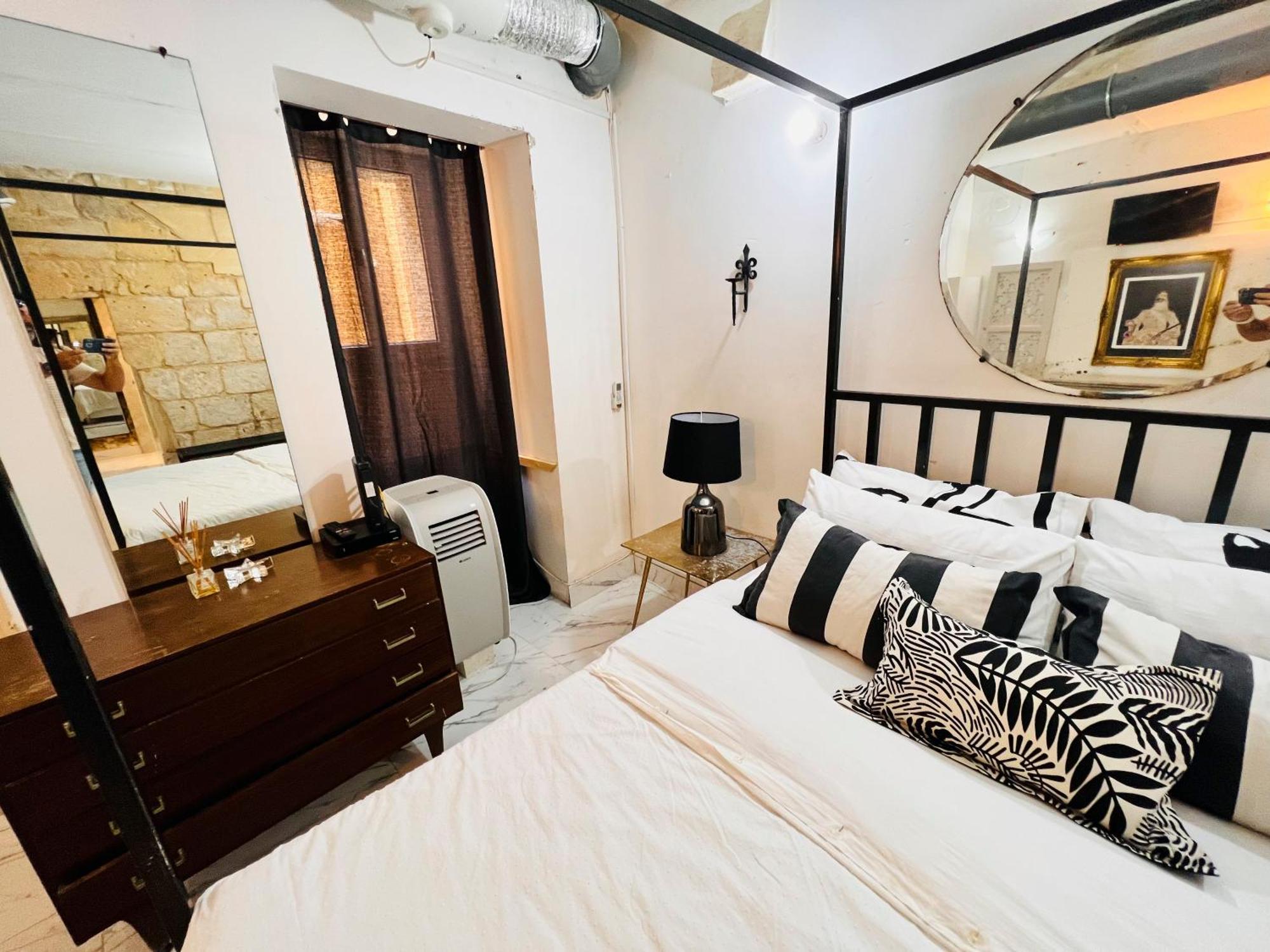 Apartamento Charming Townhouse Prime Area La Valeta Exterior foto