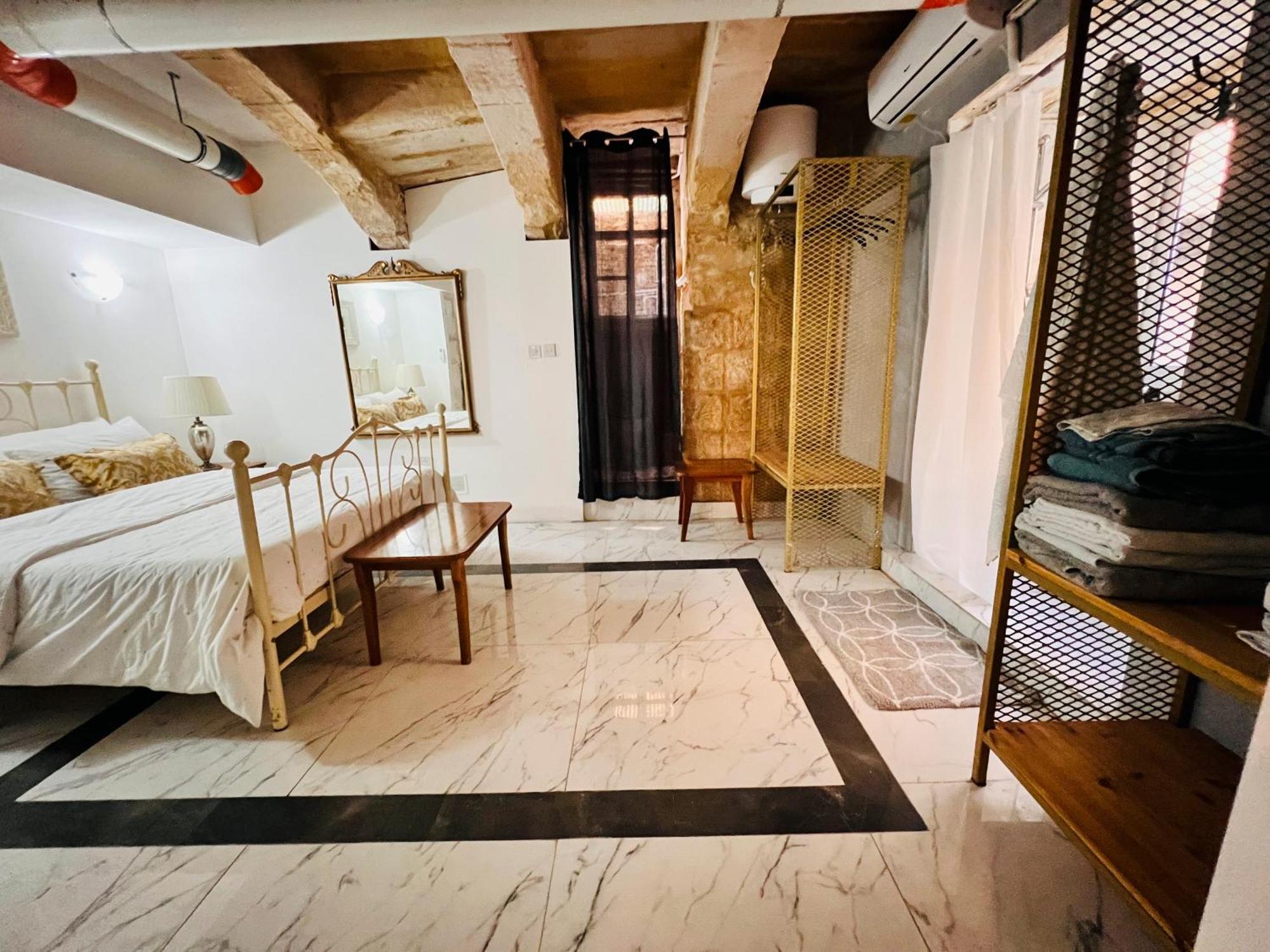 Apartamento Charming Townhouse Prime Area La Valeta Exterior foto