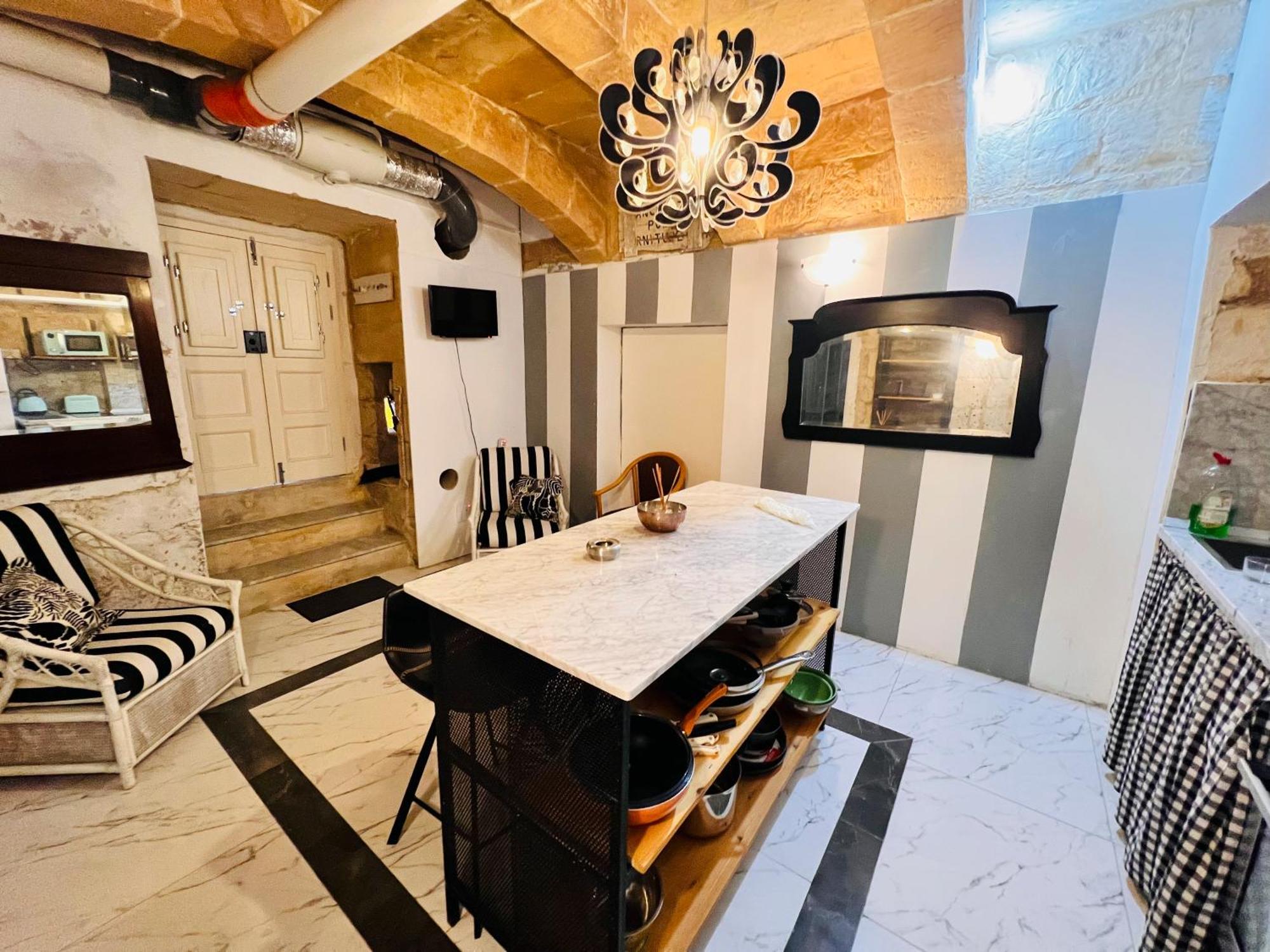 Apartamento Charming Townhouse Prime Area La Valeta Exterior foto